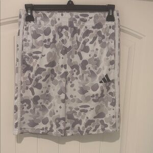 Adidas Boys Camo Athletic Shorts Size M Gray White Performance Shorts Kids